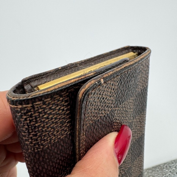 Louis Vuitton Key Case Damier Multicle 6 Hooks
Ebene Men's Women's - Picture 9 of 13